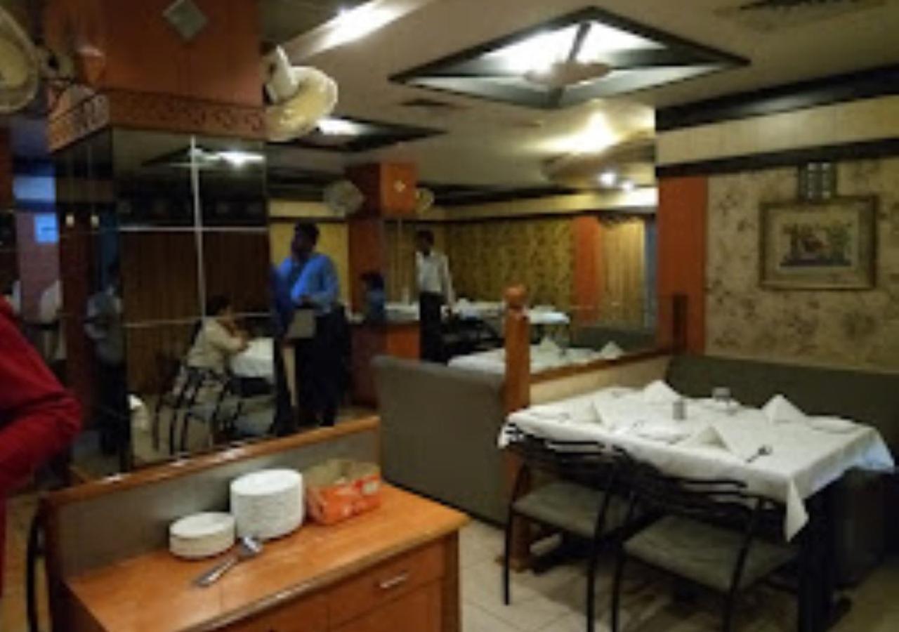 Hotel Mayur Restaurant Chandrapur Dış mekan fotoğraf