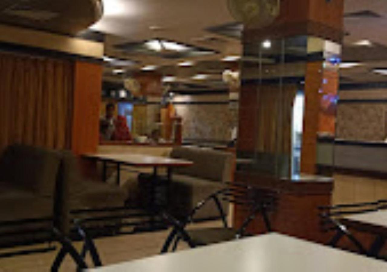 Hotel Mayur Restaurant Chandrapur Dış mekan fotoğraf